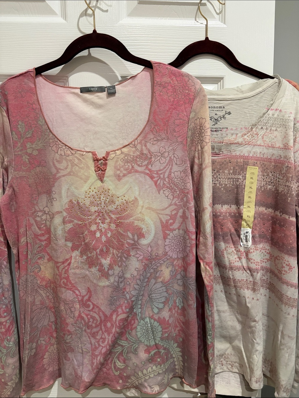 Set of 2✨  Women’s long sleeve graphic shirts, XL